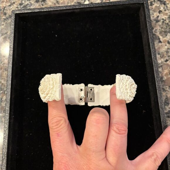 Vintage Celluloid Featherlite Hinged Clamper Style Bracelet - Picture 2 of 5